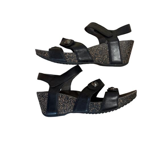 Dansko black wedge clogs size 36 - Picture 4 of 5